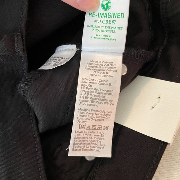 NWT: 8" stretchy toothpick jean in true black, size 25P - Picture 4 of 4